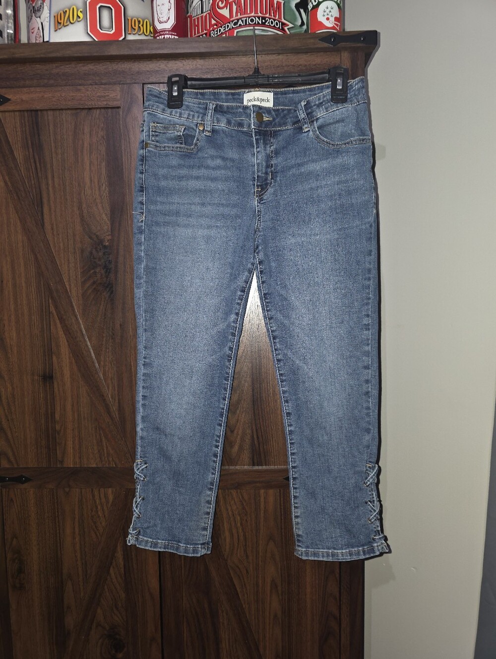 Awesome Peck & Peck Cropped Jeans with Cutouts Size 4